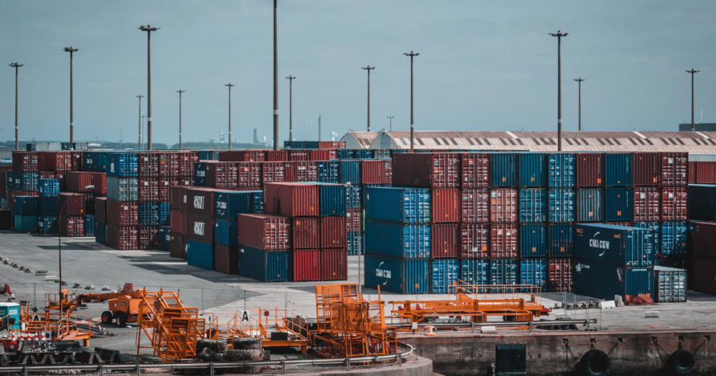 By incorporating carbon reduction methods into contracts and purchasing decisions, low-carbon logistics procurement ensures that suppliers, carriers, and partners are in line with their sustainability goals. 