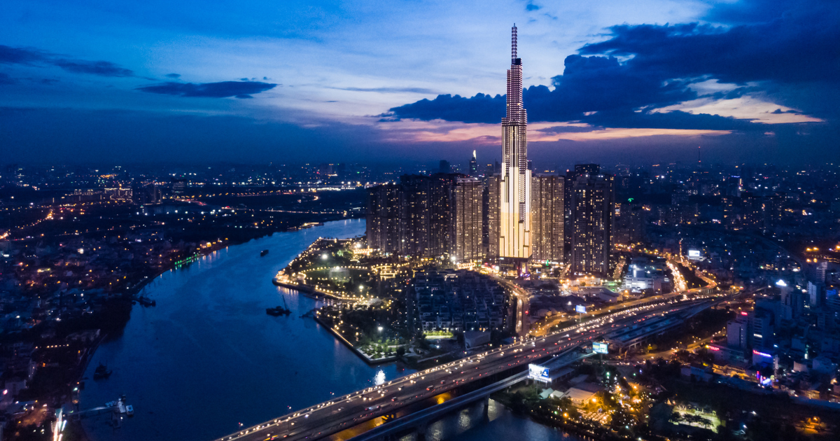 Optimize your Q4 sourcing strategy with data-driven insights on APAC freight volatility, tech bottlenecks, and crucial September 2026 regulatory deadlines.